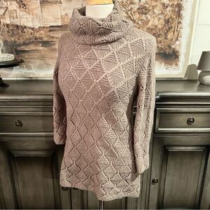 Old Navy Loosen Knit Sweater Tan size Large